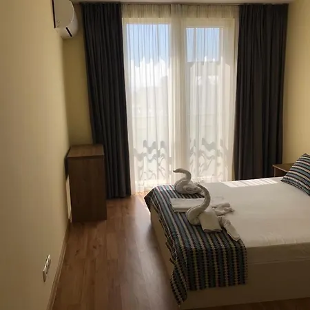 Aparthotel Flora Beach Private