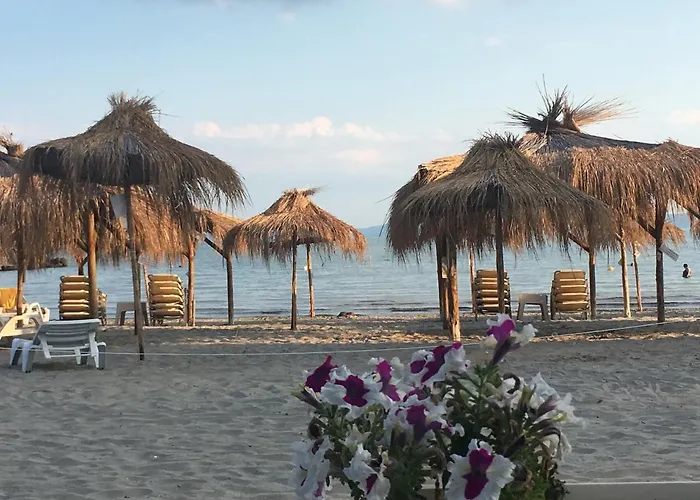 Flora Beach Private Апарт-отель *