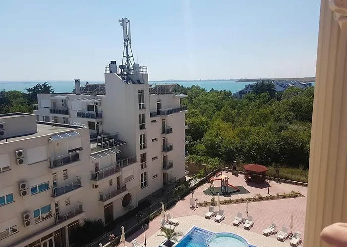 Flora Beach Private *