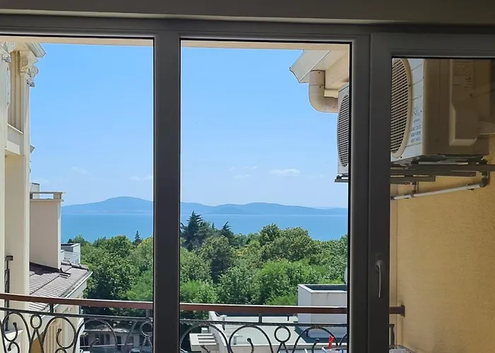 Flora Beach Private * Поморие