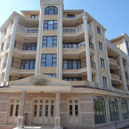 Flora Beach Private מלון דירות פומורי