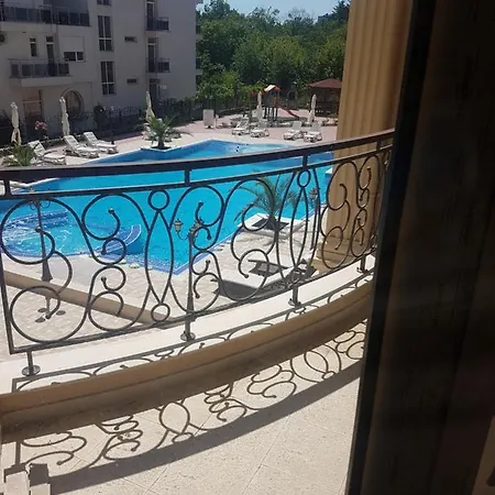 Flora Beach Private *