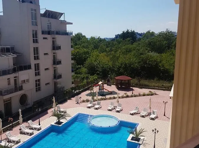 Flora Beach Private Apart-hotel Pomorie